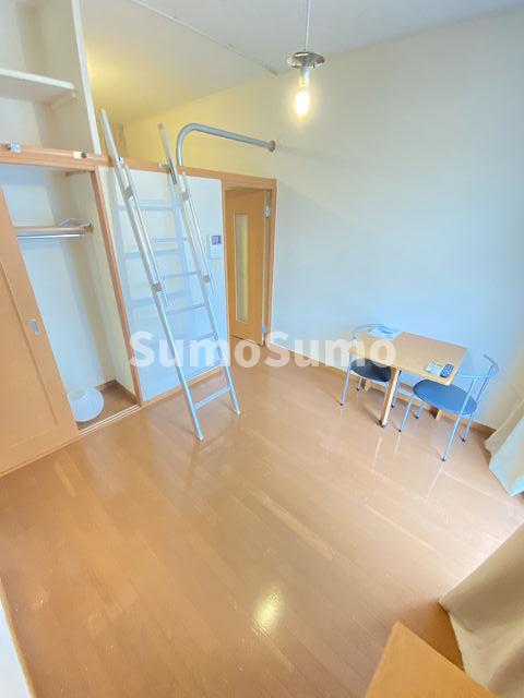 居室・リビング　ゆったり過ごせる居間です