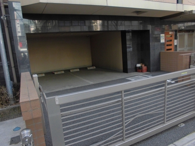 駐車場　駐車場