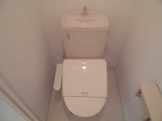 トイレ　温水洗浄暖房便座