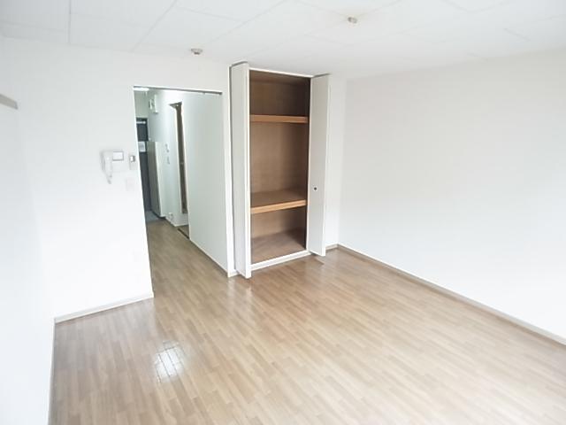 その他　ゆったり過ごせる居間です