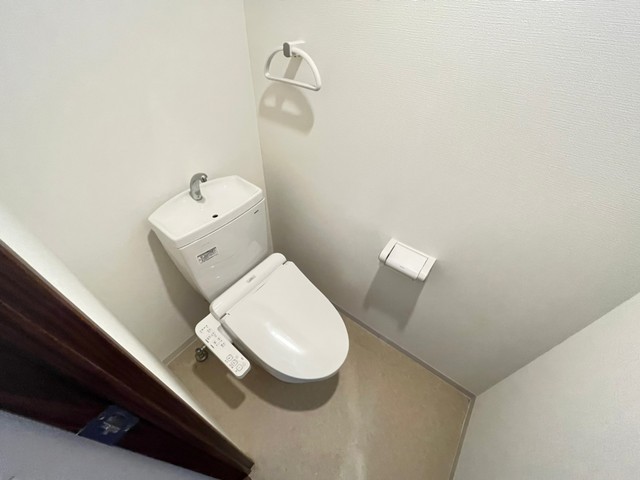 トイレ　別部屋１号室