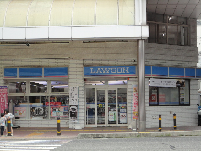 コンビニ　ローソン呉本通店（コンビニ）まで426m