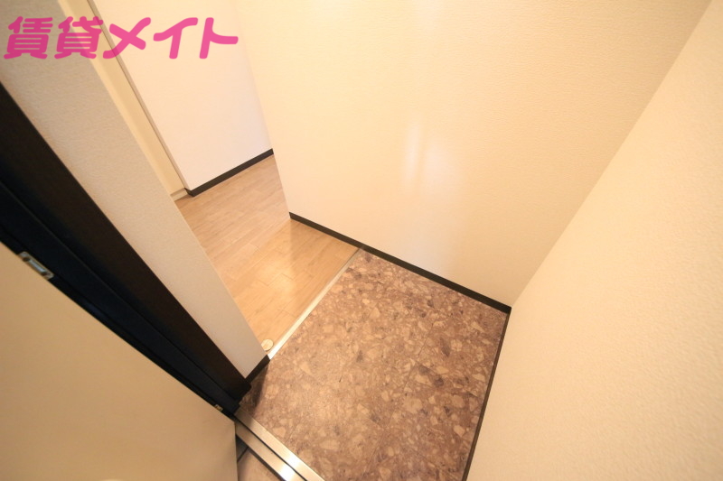 玄関　同物件別室写真