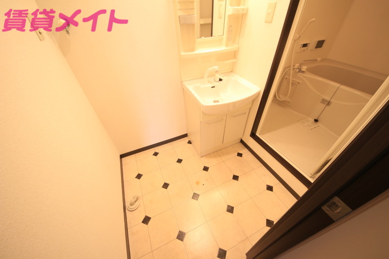 洗面設備　同物件別室写真