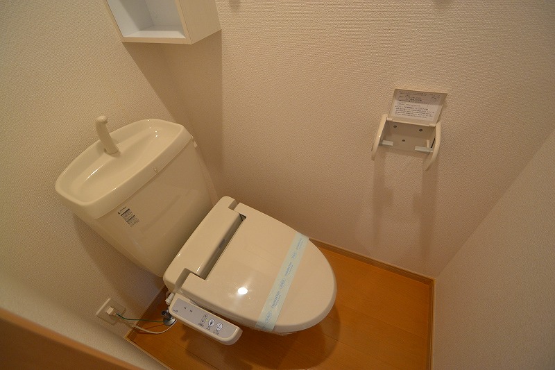 トイレ　写真はモデルルームです　物件情報は現況を優先と致します