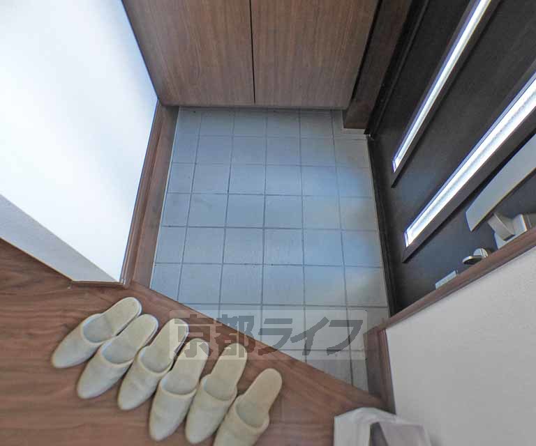 玄関　お洒落なデザインの玄関です。