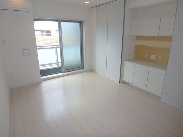 その他部屋・スペース　洋室7.6帖　ＴＶ台収納付き　クローゼット完備　壁紙セレクト