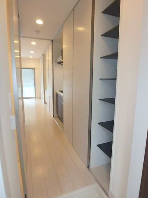 玄関　シューズボックス完備