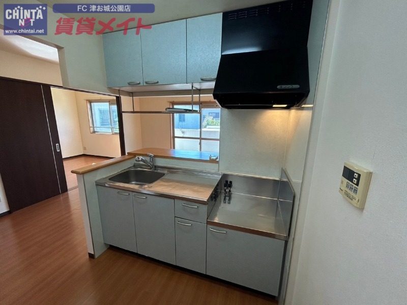 キッチン　同じ物件、別部屋の写真です