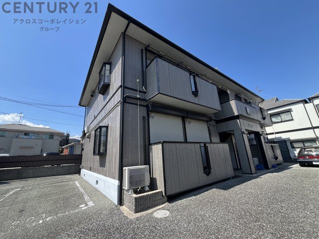 建物外観　敷地内に駐車場あります！