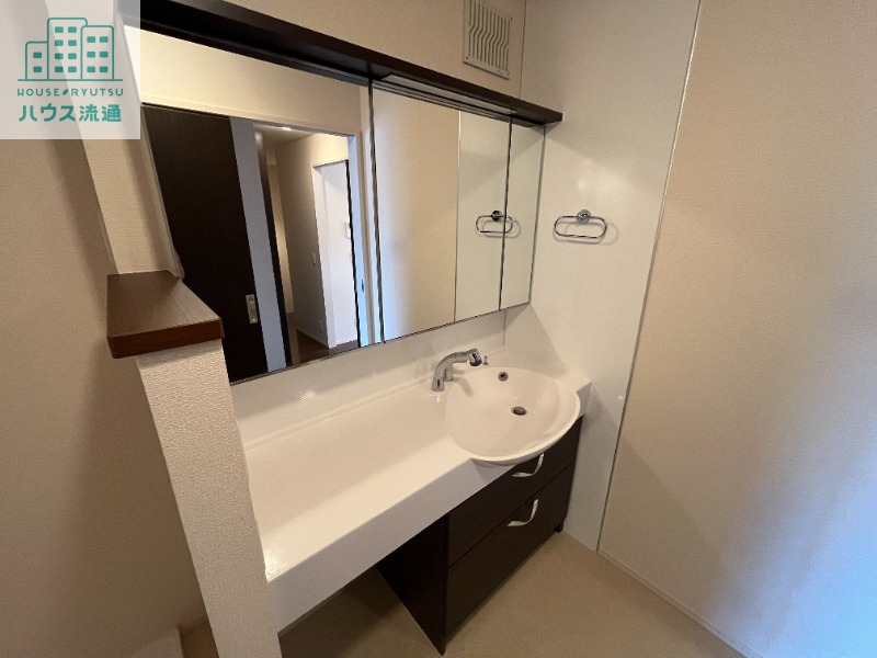 洗面設備　※同タイプ別号室のお写真です