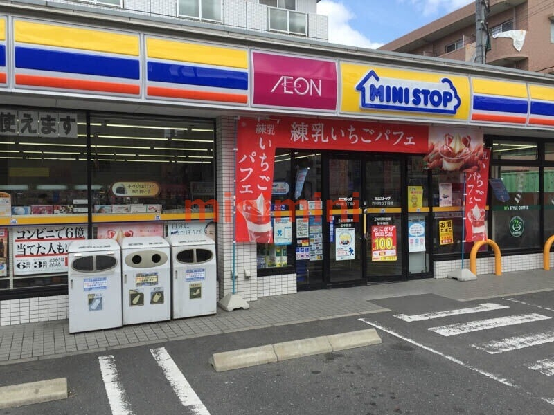 コンビニ　ミニストップ芥川町3丁目店（コンビニ）まで216m