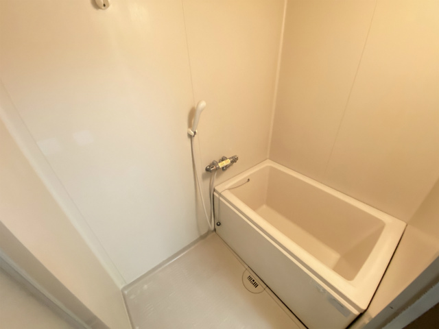 バス・シャワールーム　※別部屋参考写真