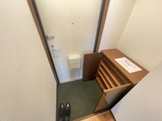 玄関　※別部屋参考写真