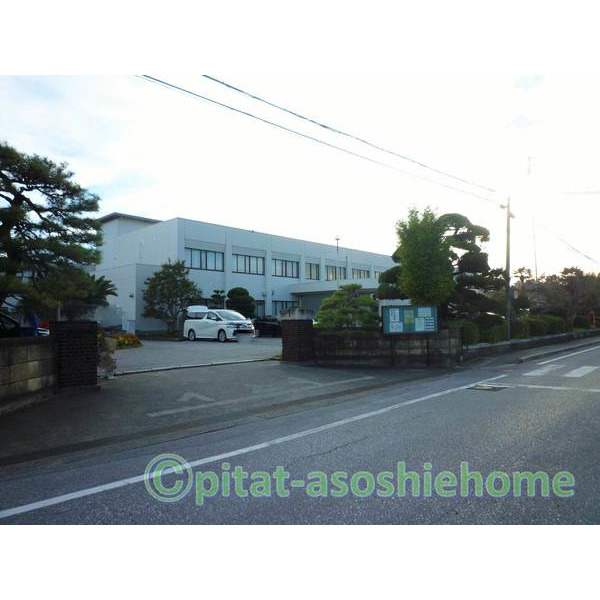 小学校　米原市立坂田小学校（小学校）まで292m