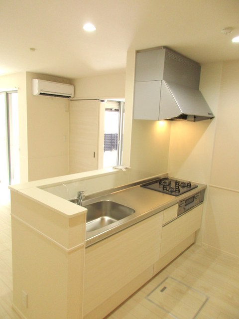 キッチン　★グリル付きガス３口システムキッチン★