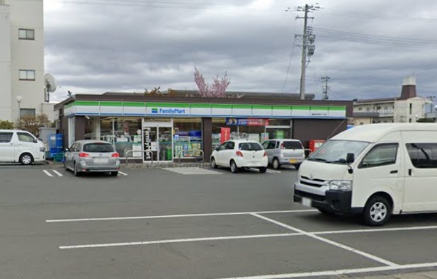 コンビニ　ファミリーマート 盛岡津志田町二丁目店（コンビニ）まで501m