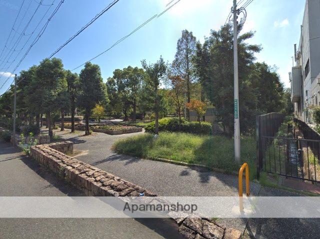 公園　芥川公園（公園）まで550m