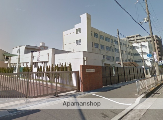 小学校　高槻市立芥川小学校（小学校）まで300m