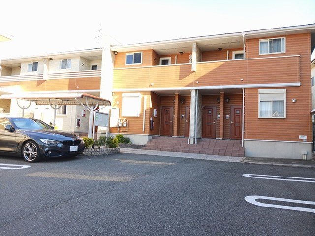 駐車場　駐車場があるので、車を買う予定の方も安心です