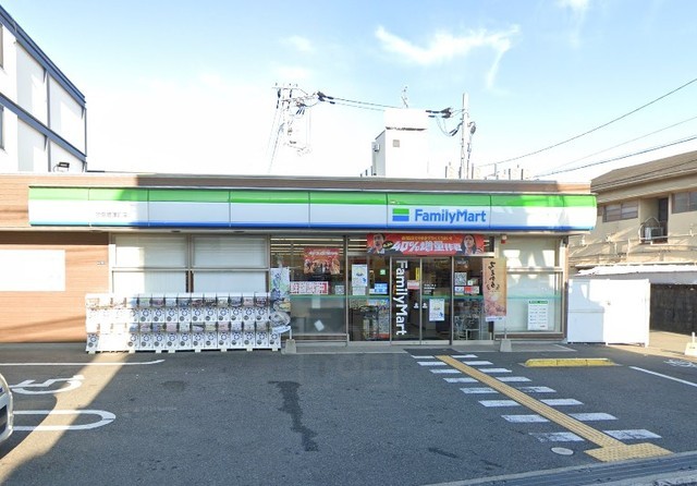 コンビニ　ファミリーマート　吹田豊津町（コンビニ）まで343m