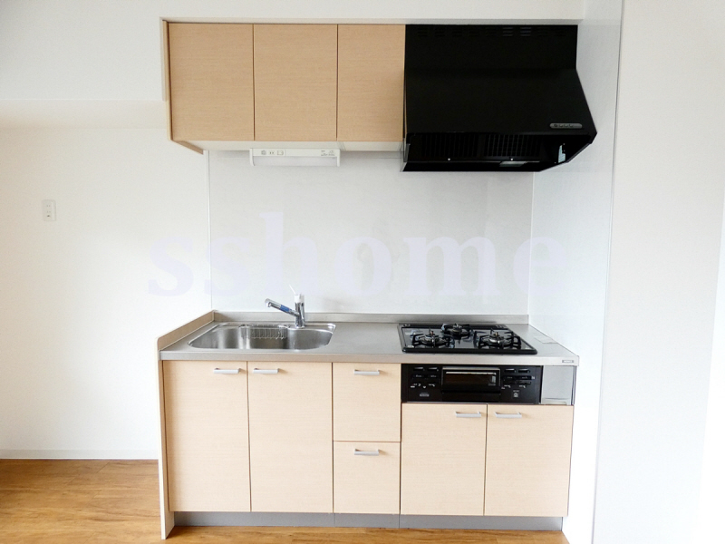 キッチン　3口ガスコンロ付きのシステムキッチン☆