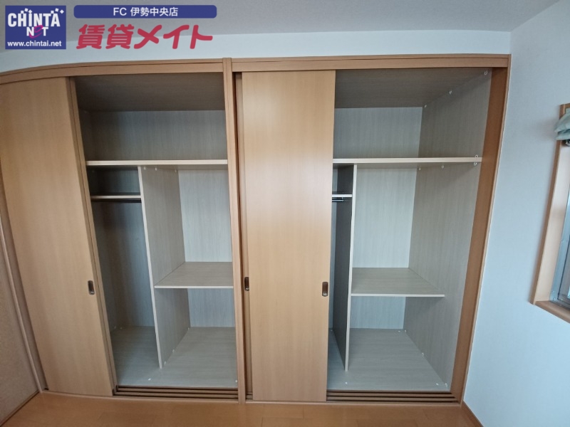 収納　同型反転参考写真