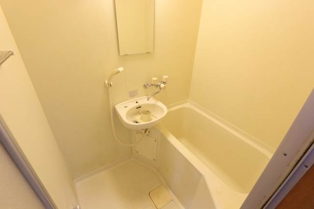 バス・シャワールーム　３０５