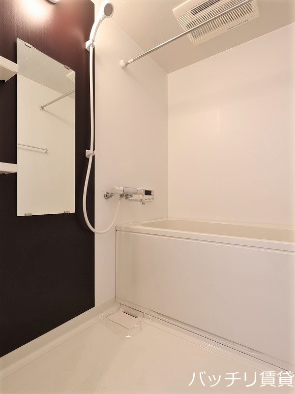 バス・シャワールーム　同室タイプ掲載の為現況を優先します。