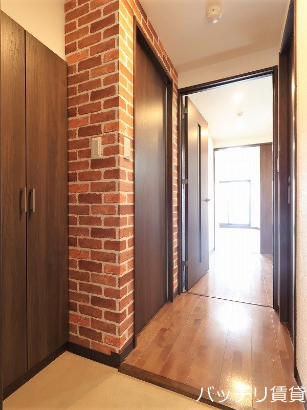 玄関　同室タイプ掲載の為現況を優先します。