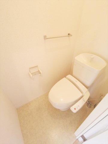 トイレ　別号室の画像です。ご参考下さい