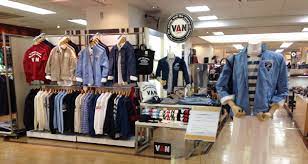 ショッピングセンター　VAN天満屋岡山（ショッピングセンター）まで226m