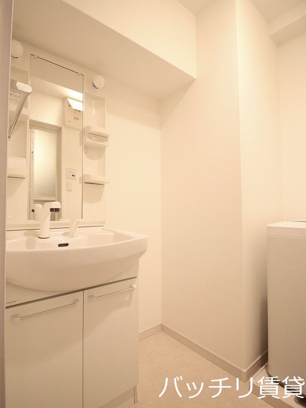 洗面設備　写真は同タイプの別室参考写真になります。