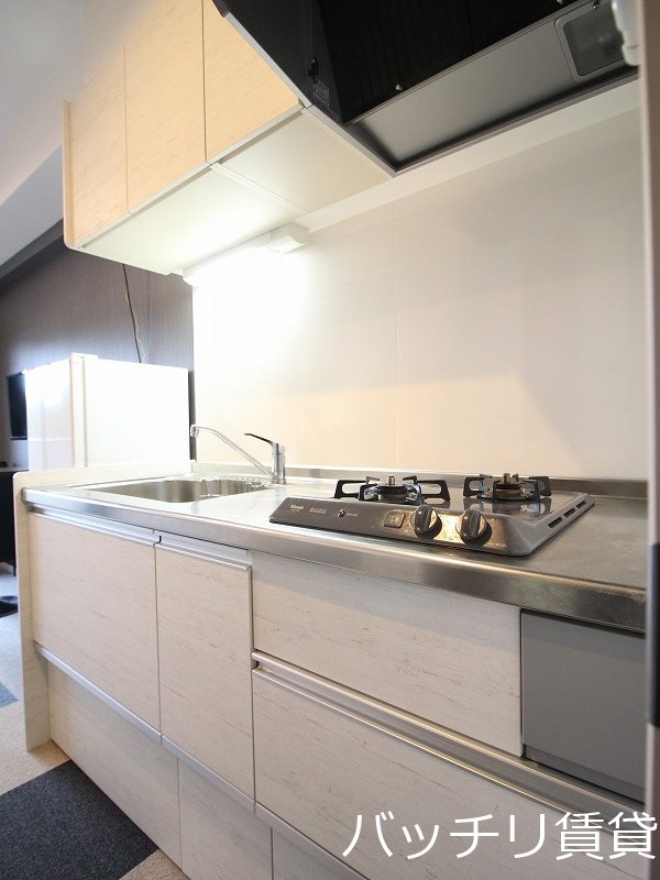 キッチン　写真は同タイプの別室参考写真になります。