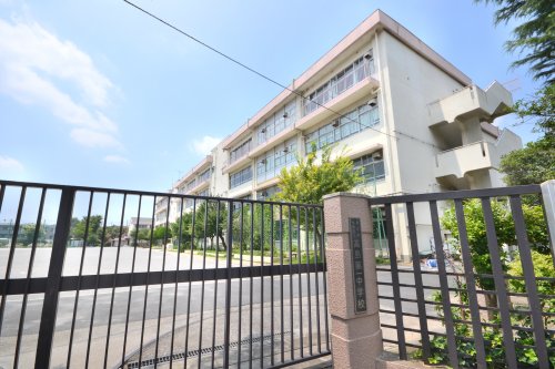 中学校　板橋区立高島第一中学校（中学校）まで721m