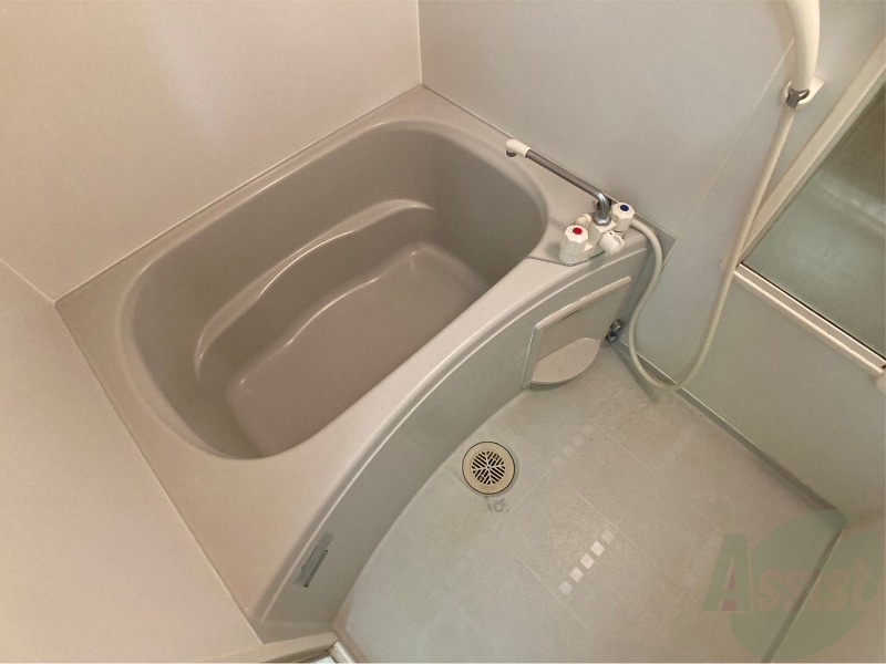 バス・シャワールーム　疲れを癒すには湯船でゆっくりするのが良いですよ。