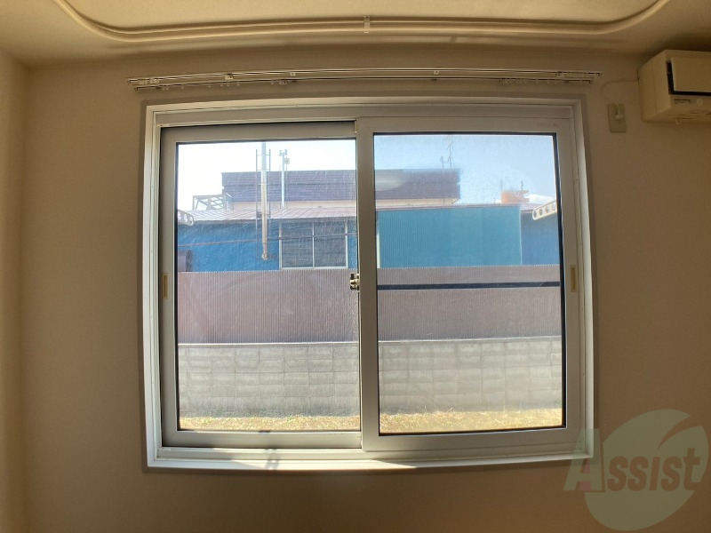 バルコニー　出窓になっていました！植物も置けそうですね～。