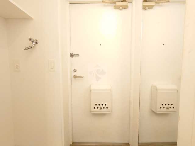 玄関　G APARTMENT B