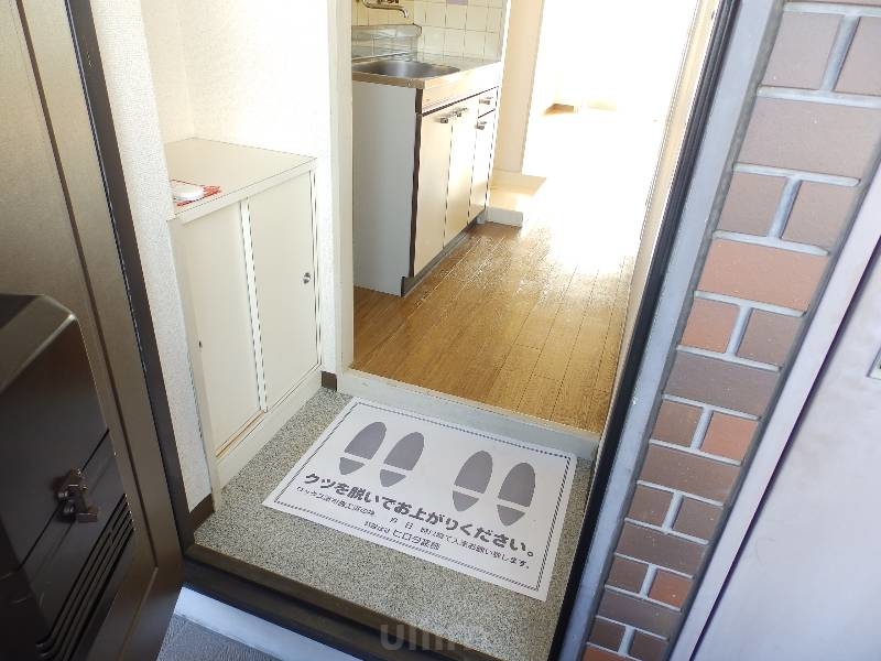 玄関　※同タイプの他のお部屋です
