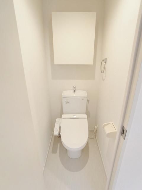 トイレ　温水洗浄便座