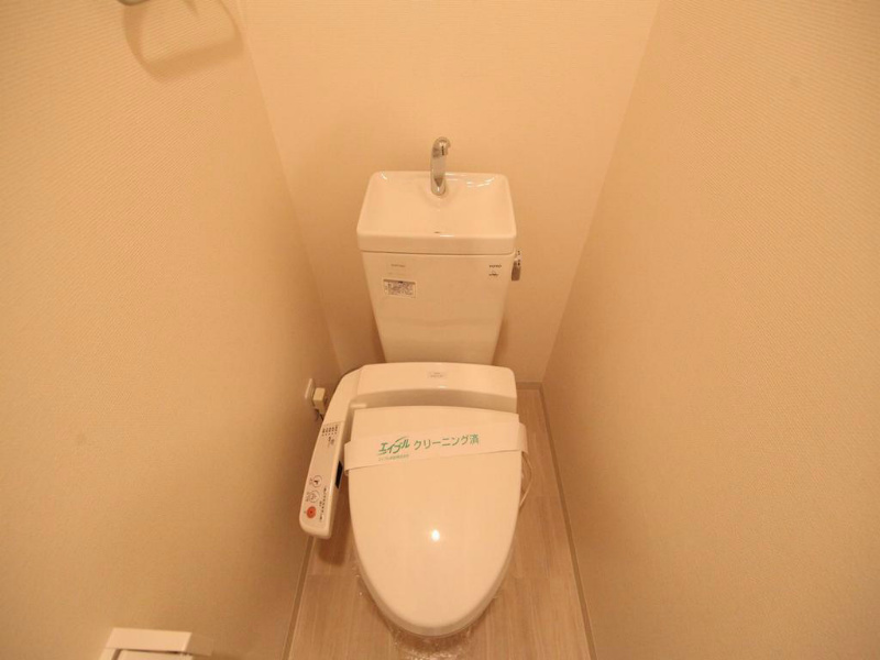 トイレ　温水洗浄便座付トイレ