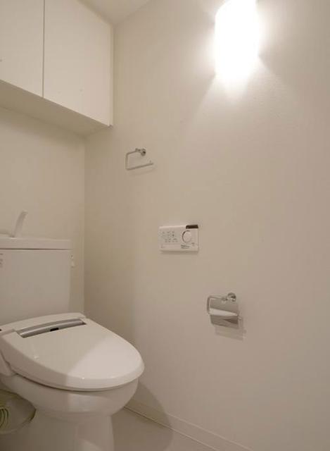 トイレ　※写真は同タイプ住戸です。