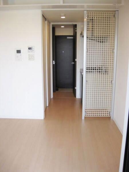 居室・リビング　※別部屋の参考写真です。