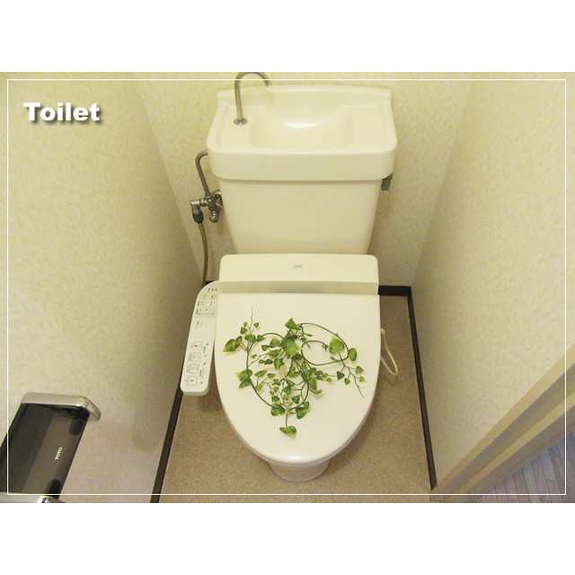 トイレ　温水洗浄便座付き