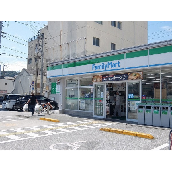 コンビニ　ファミリーマート高知南はりまや町店（コンビニ）まで165m