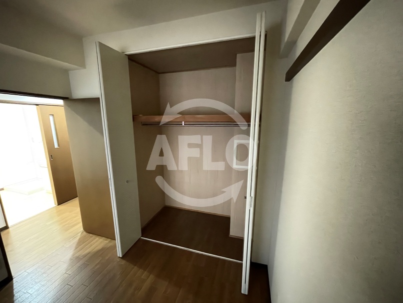 収納　フォレスタ育和　クローゼット