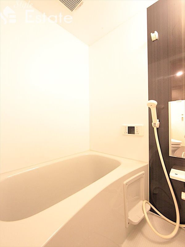 バス・シャワールーム　バスルーム