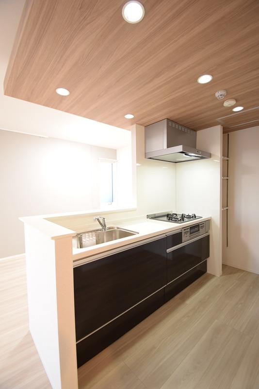 キッチン　3口コンロ・グリル付きです★