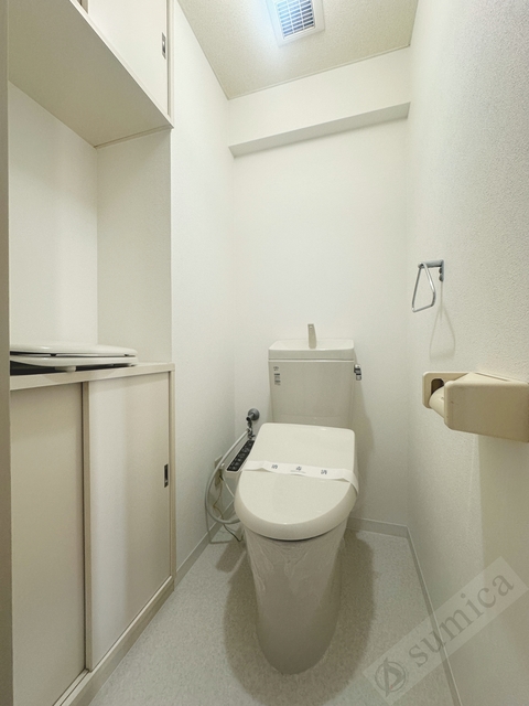 トイレ　温水洗浄便座付き♪♪