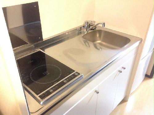 キッチン　シンク広めで料理快適です！